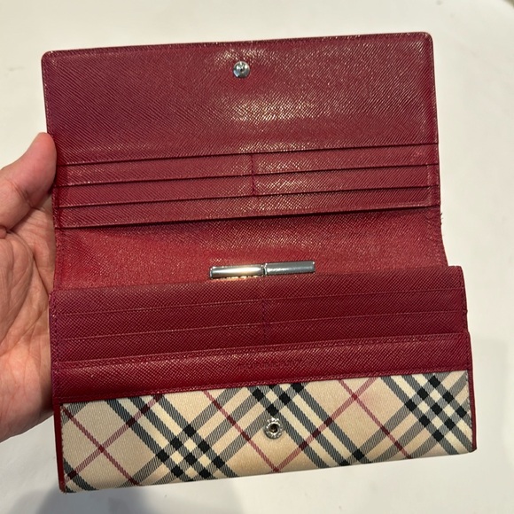 Authentic Burberry kisslock wallet - Picture 1 of 10